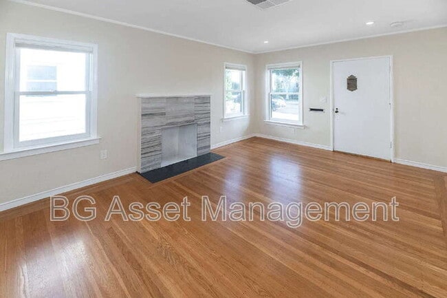 Building Photo - 317 Pomona Ave