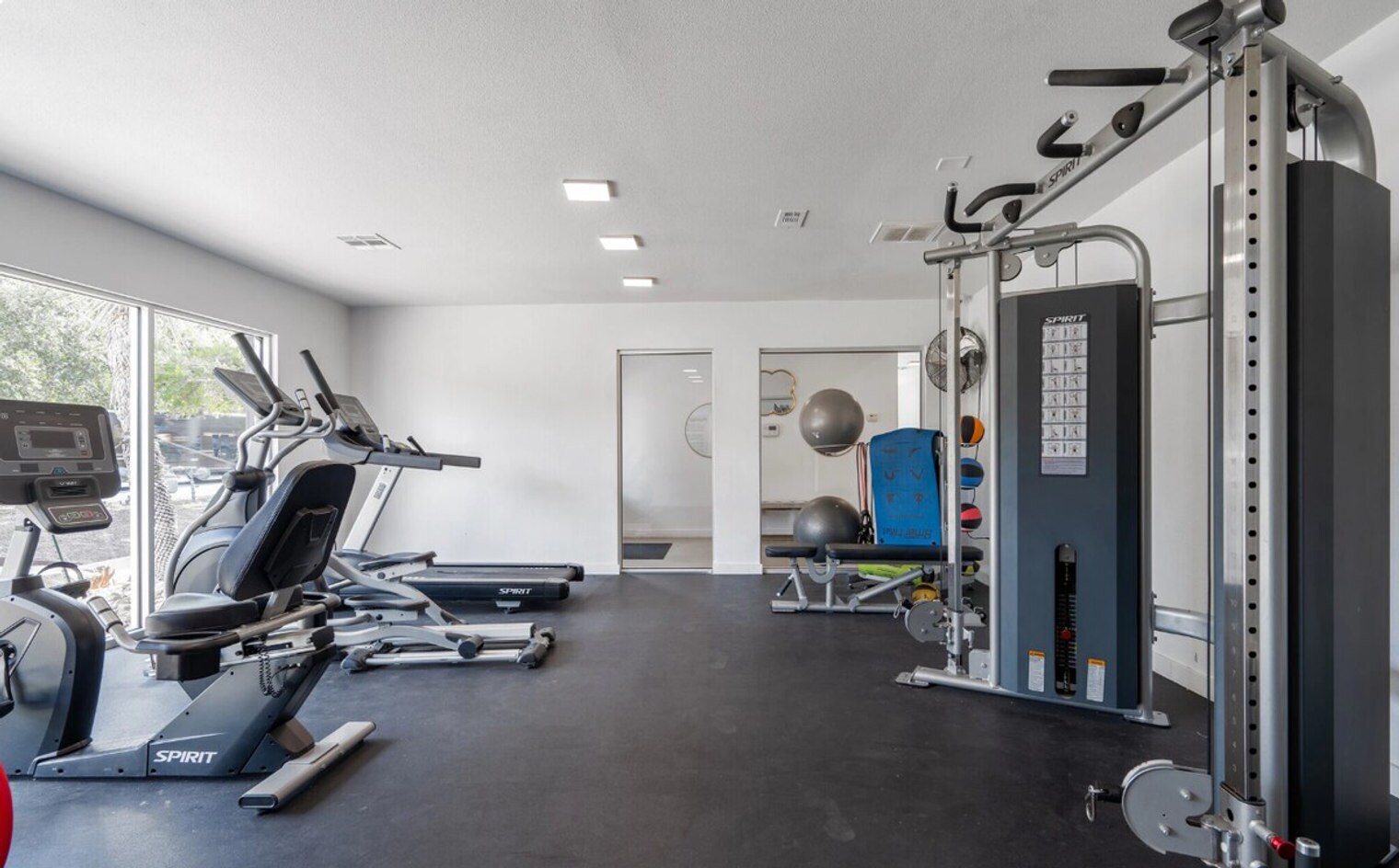 Building Photo - 1040 Clayton Ln