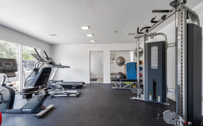 Building Photo - 1040 Clayton Ln