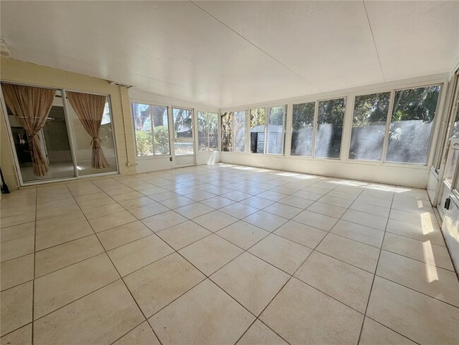 Building Photo - 7522 Laurel Springs Dr