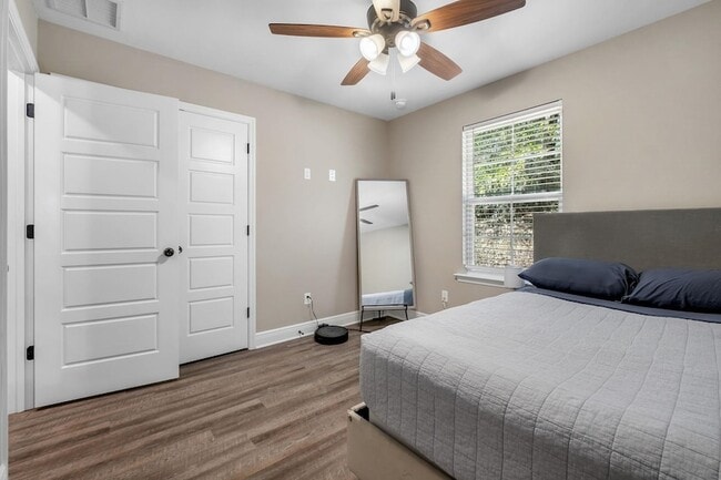 Building Photo - 4858 Sampler Dr