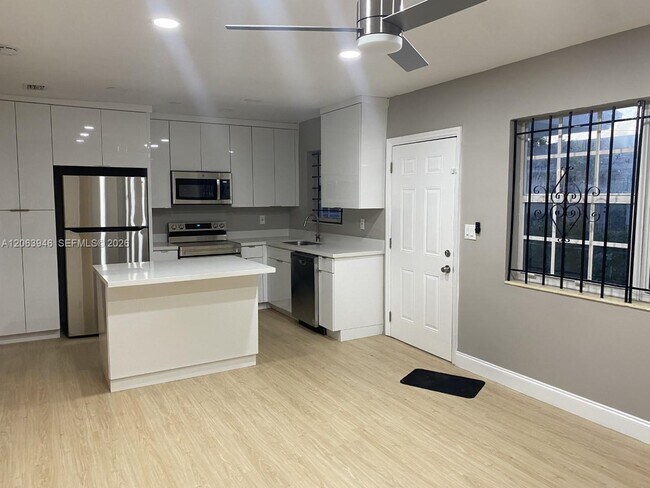 Building Photo - 217 NW 48th St