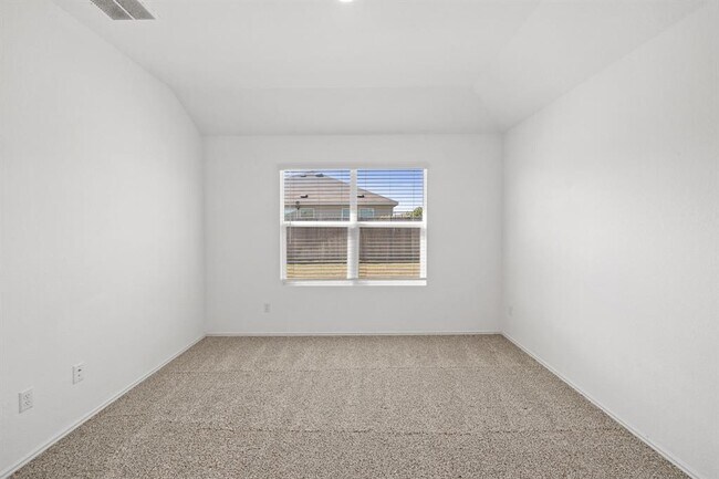 Building Photo - 215 Silver Springs Bend