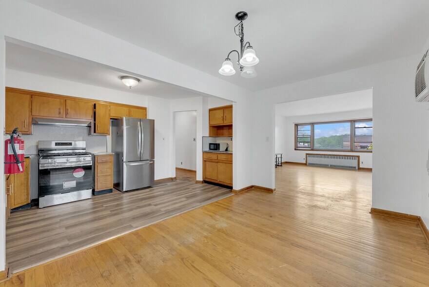 Building Photo - 480 N Midland Ave
