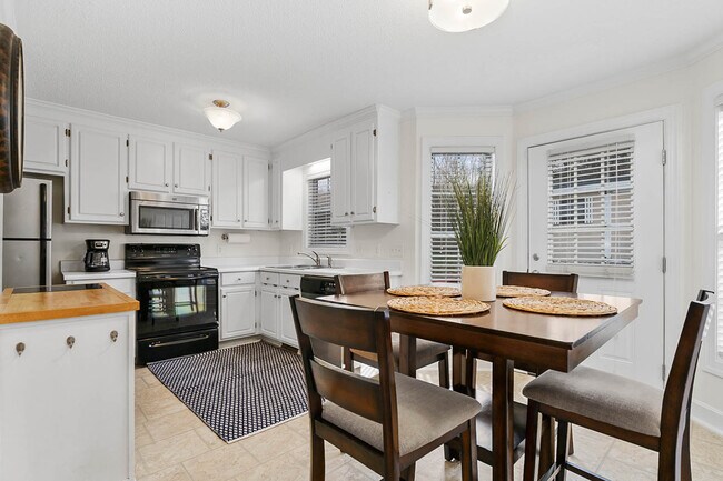 Furnished Rental - 909 Danley Ln