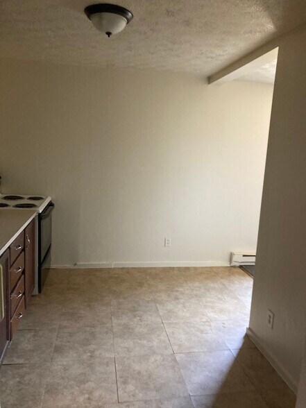 Building Photo - 207 Cunningham St