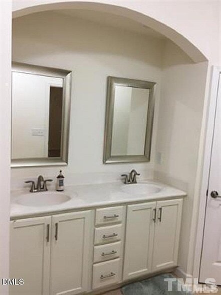 Building Photo - 725 Edgewater Ridge Ct