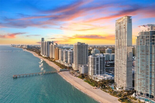 Building Photo - 16901 Collins Ave