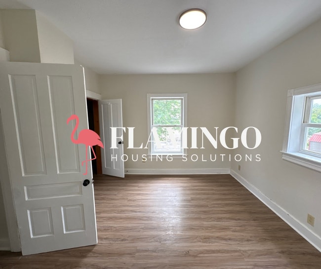 Building Photo - Large 3-Bedroom, 3-Bath Home with Plenty of Space!