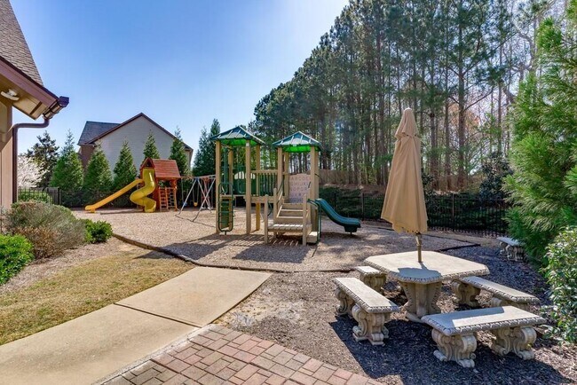 Building Photo - 1345 Winshire Cove