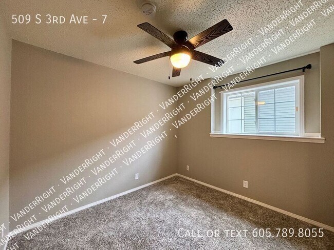 Building Photo - 509 3rd Ave