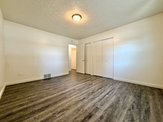 Building Photo - 487 84th St SW