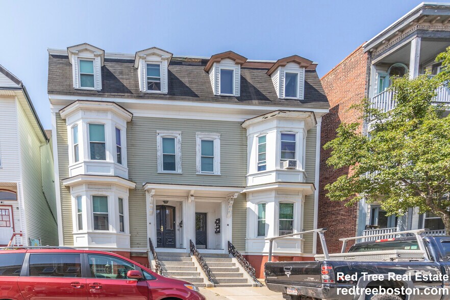 Building Photo - 28 Monmouth St