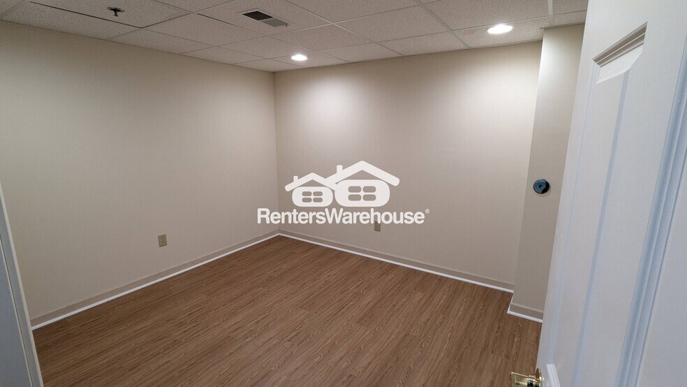 Building Photo - 14303 Waterford Square Dr
