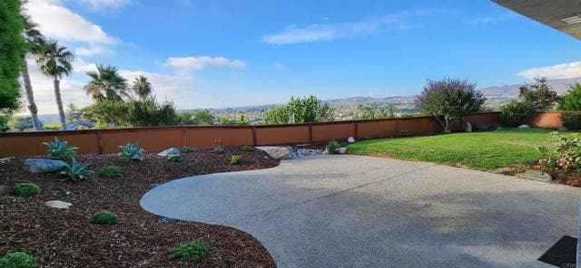 Building Photo - 1420 Tres Hermanas Way