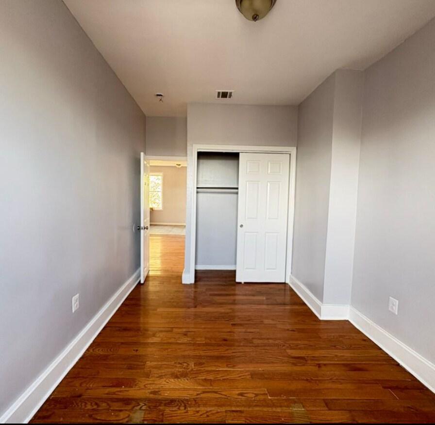 Building Photo - 224 3rd St
