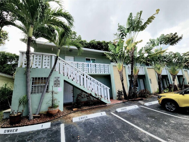 Building Photo - 2607 NE 8th Ave