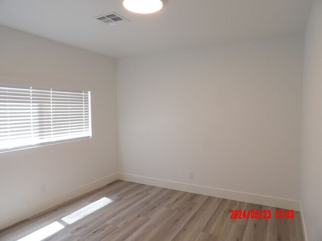 Building Photo - 4240 Gaye Ln