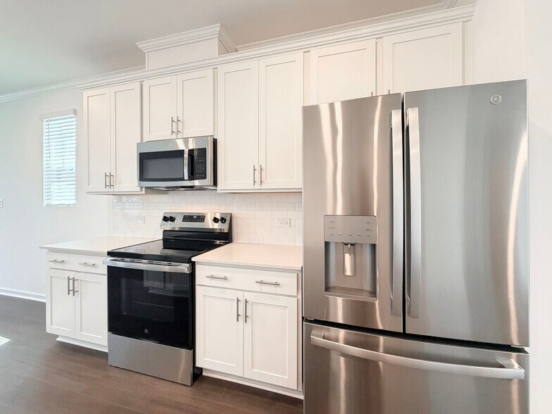 Building Photo - 3611 Elm Grove Ln