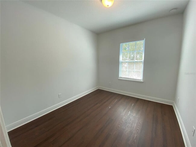 Building Photo - 1024 Parma Cir