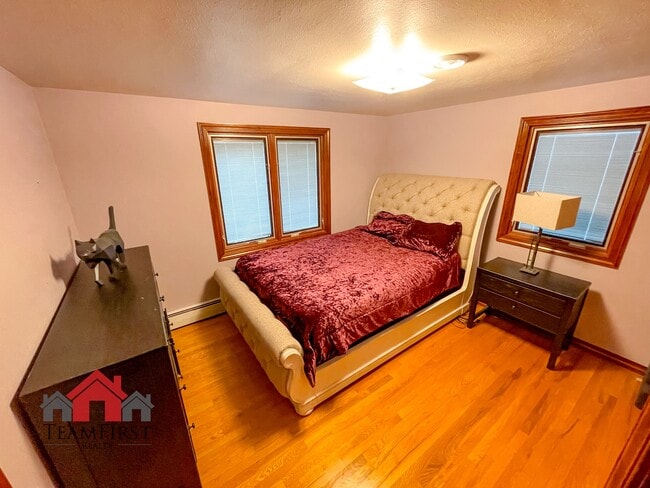 Building Photo - 910 Pine Ridge Dr