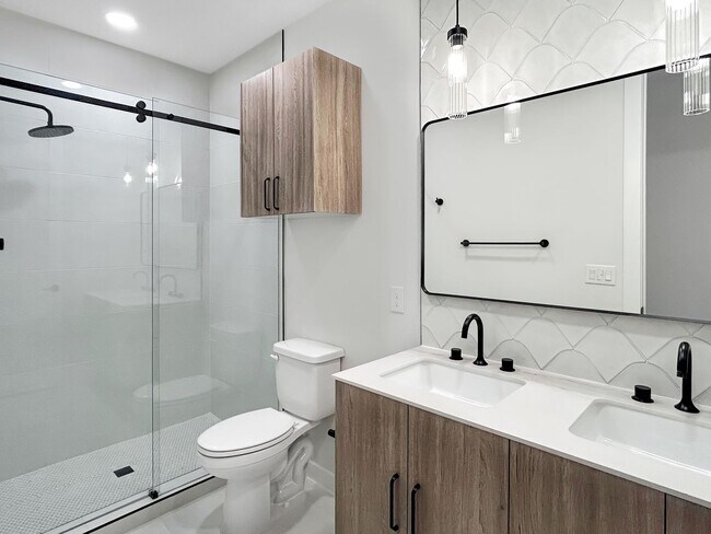 Building Photo - Resort-Style Living at Dovetail | 2 Bed / 2 Bath | Gated Entry