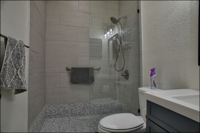 Building Photo - Available to View