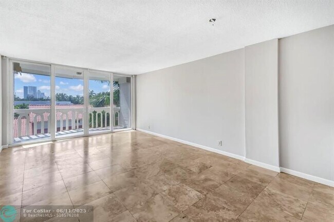 Building Photo - 3199 S Ocean Dr