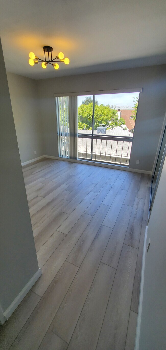 Bedroom 1 - 11507 Moorpark St