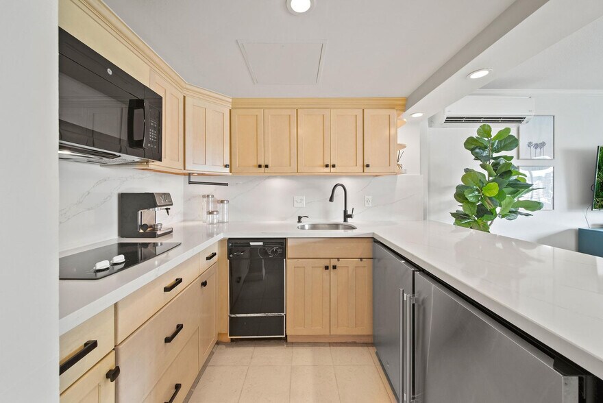 Building Photo - 1777 Ala Moana Blvd