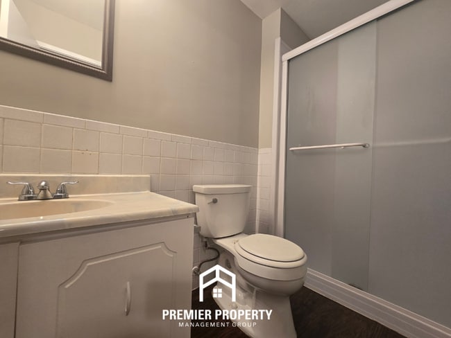 Building Photo - 11930 Kingshead Dr