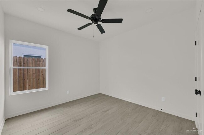 Building Photo - 23 Robin Rd