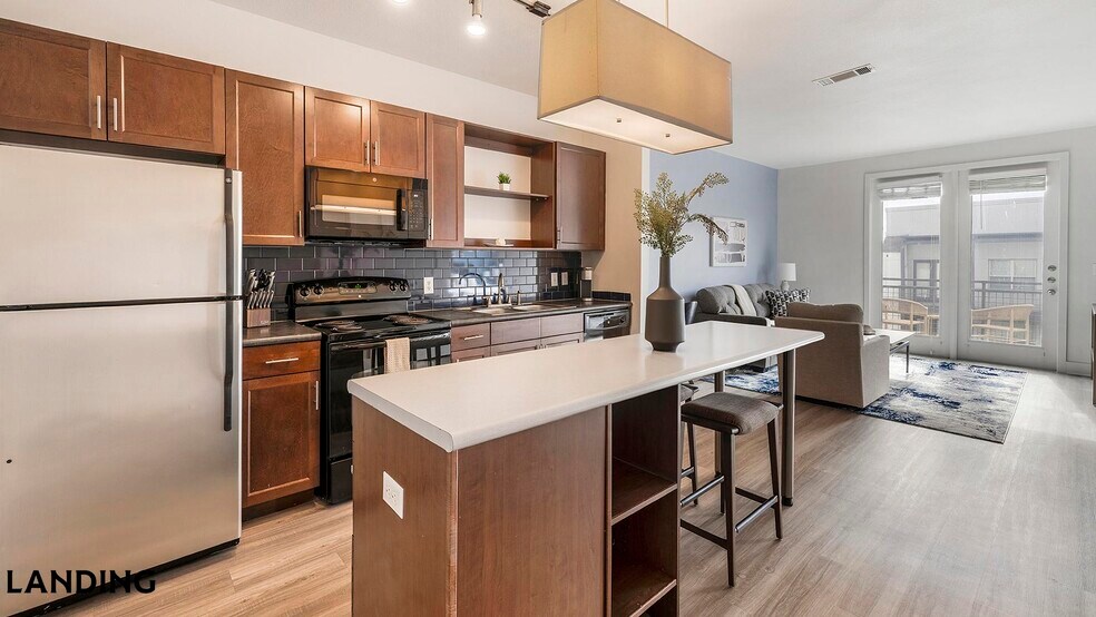 Building Photo - 810 W St Johns Ave