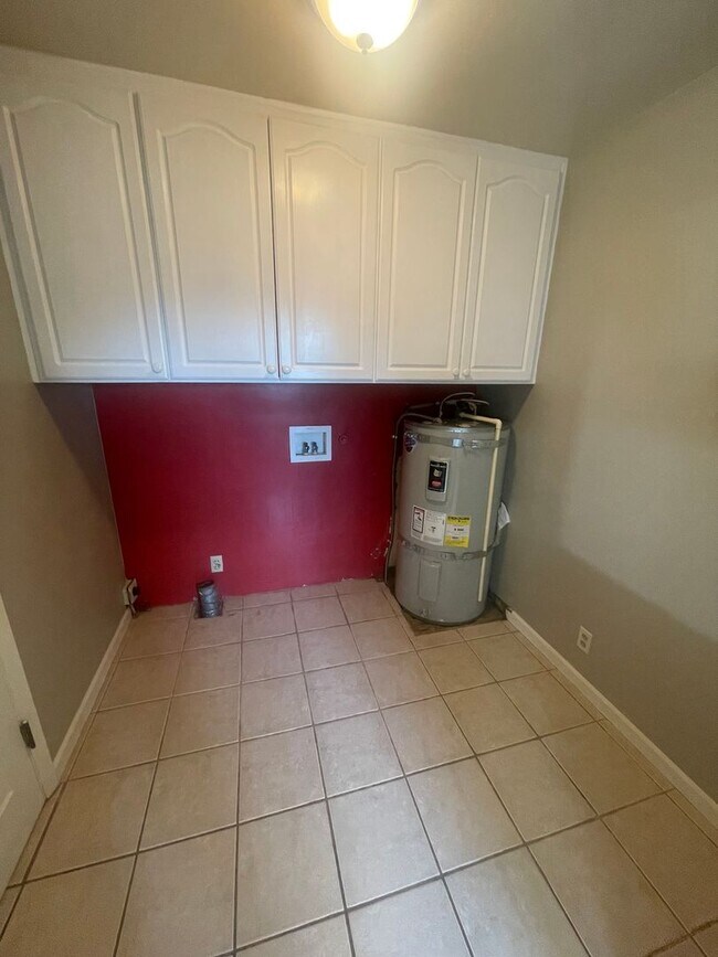 Building Photo - Charming 3 Bedroom Home Lebanon Home with Large Fenced Yard! **$500.00 Off First Full Month's Ren...