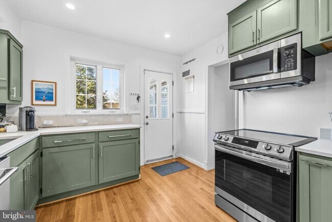 Building Photo - 5028 Massachusetts Ave NW