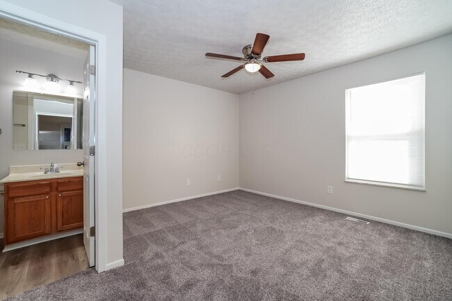 Building Photo - 1087 Lavender Ln