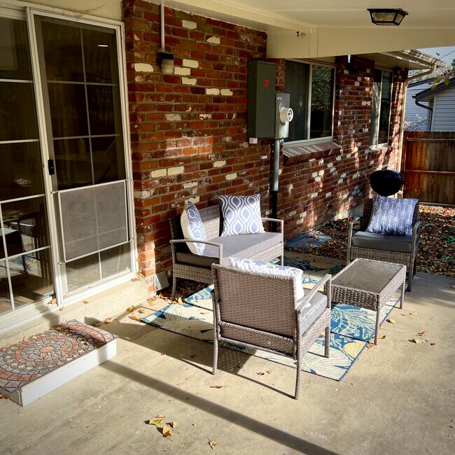 Building Photo - 14372 W Archer Ave