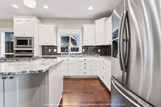 Building Photo - Gorgeous 4 Bedroom in West Linn! - Lovely ...