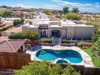 Building Photo - Gorgeous home in Sonoma Ranch / Pool