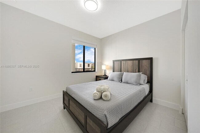 Building Photo - 8167 NW 41st St