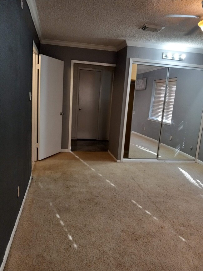 Building Photo - 16900 Wellborne Rd