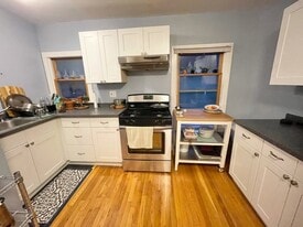 Building Photo - 403 Hector St