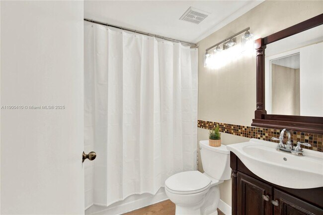 Building Photo - 9255 SW 125th Ave