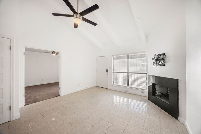 Building Photo - 5711 Sugar Hill Dr