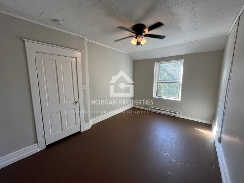 Building Photo - 302 S 12th St