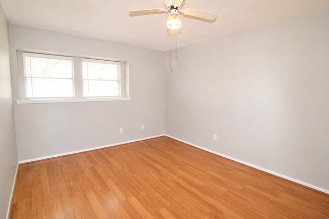 Building Photo - 13511 Brook Hollow Dr