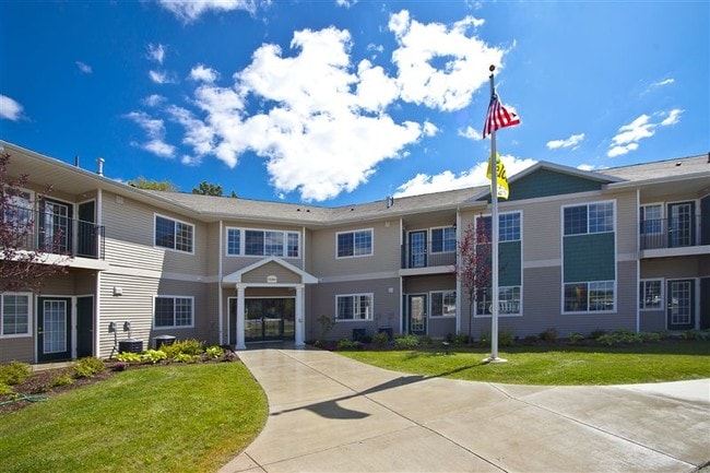 Building Photo - 15292 Hawks Ridge Dr