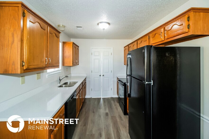 Building Photo - 7650 Coral Meadows Dr