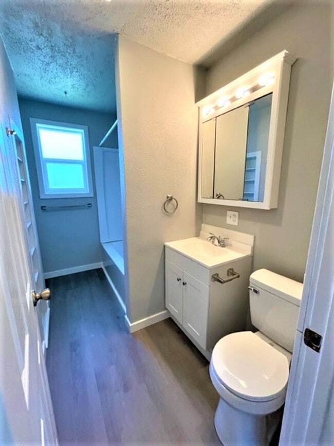Building Photo - Half off first full month! 2 Bedroom 1 Bat...