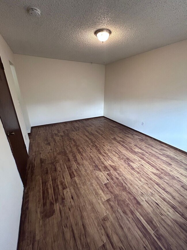 Building Photo - Dartmouth133 (KC-AM)